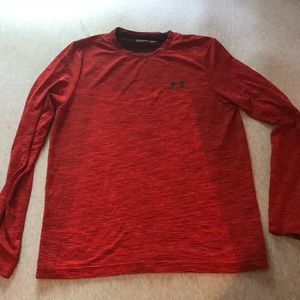 Men’s medium UnderArmour shirt